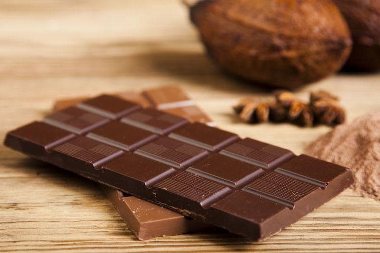 Cokelat pahit nggak baik untuk kucing. (iStockphoto)
