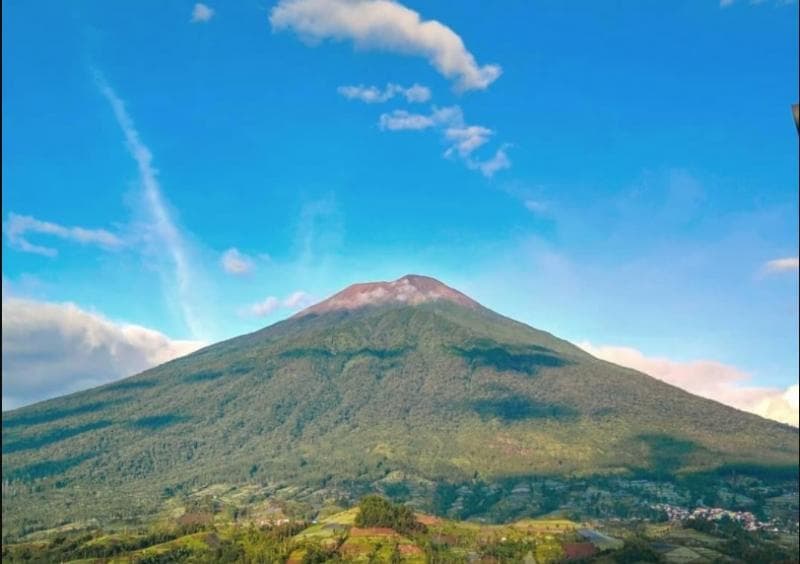 Jika Gunung Slamet meletus, bisa membelah Pulau Jawa? (Twitter/areapbg)