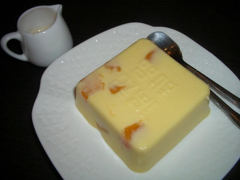 Puding buah. (Flickr/qilin)