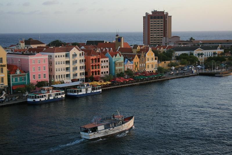 Curacao di Karibia. (Flickr/

Navin75)