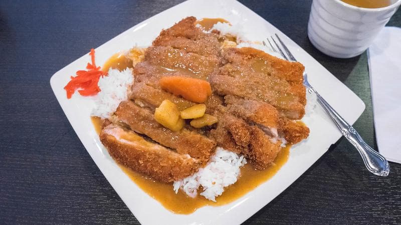 Chicken katsu. (Flickr/

Max Wei)