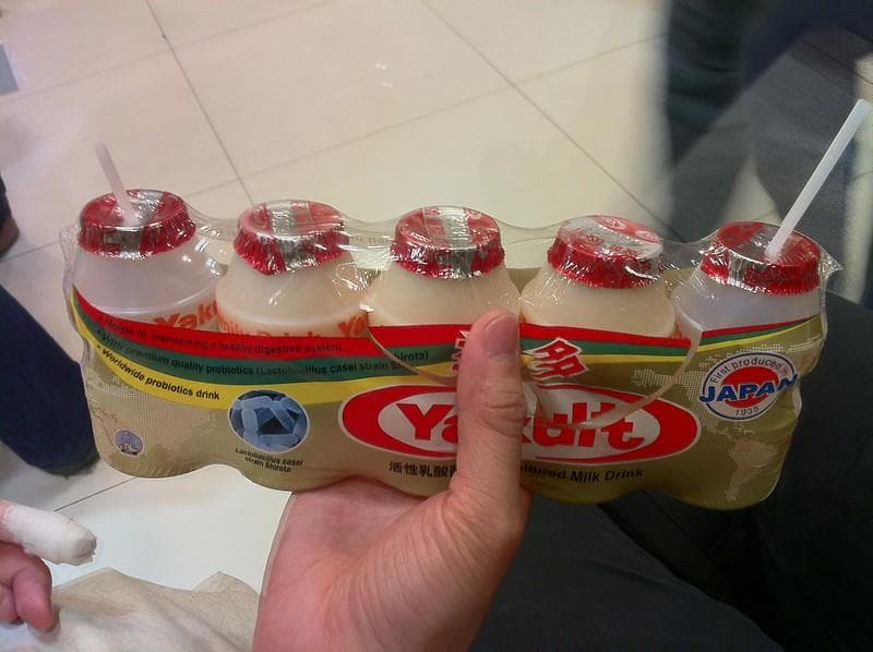 Yakult ternyata sengaja dipasarkan dengan ukuran kecil demi alasan kehigienisan. (Flickr/Jonathan Lin)