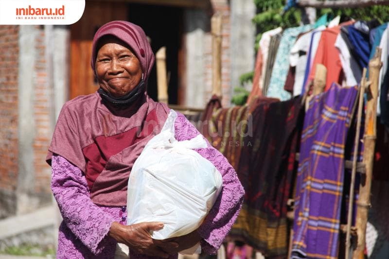 Paket Lebaran sembako yang dibutuhkan. (Inibaru.id/Triawanda Tirta Aditya)