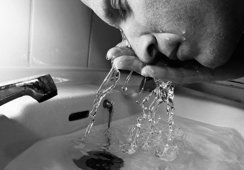 Pria juga membutuhkan skincare agar kulitnya tetap sehat. (Flickr/

Petras Gagilas)