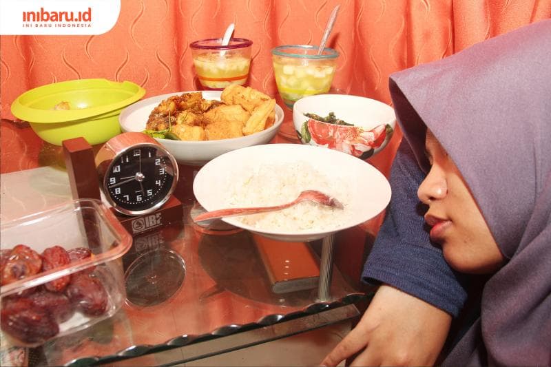 Lupa sahur bukan berarti bakal bikin puasa makin berat. (Inibaru.id/Triawanda Tirta Aditya)