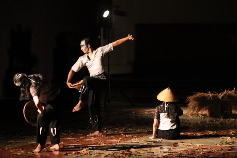 Meski bernuansa khas Jawa, Karmaphala juga memasukkan unsur kontemporer. (Dokumentasi Kesenian Jawa/ikinphotography)