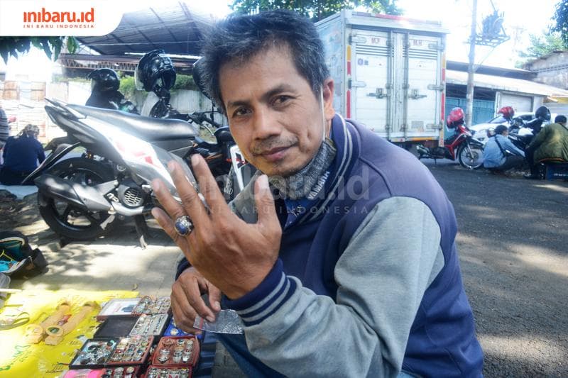 Kadung Jatuh Hati, Cincin Batu Akik Bakal Selalu Melingkar di Jari