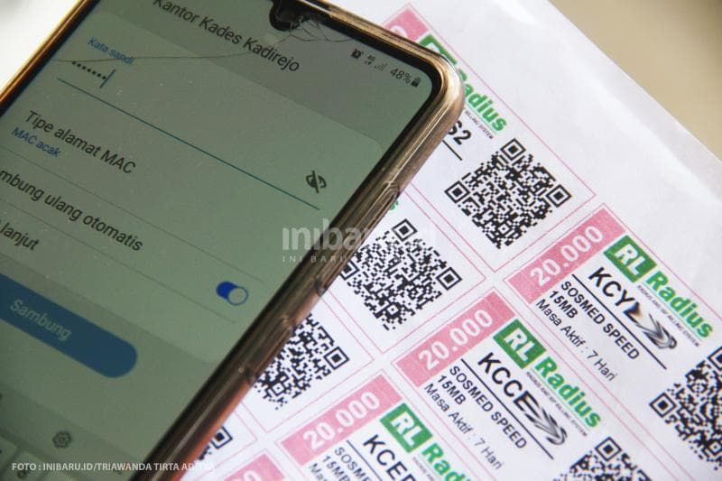 Voucer internet yang harus dibeli warga kalau mau pakai SuryaNett.<br>