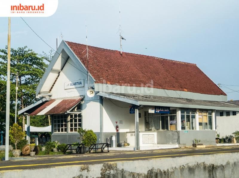 Stasiun Alastua hingga kini masih beroperasi. (Inibaru.id/ Audrian F)<br>