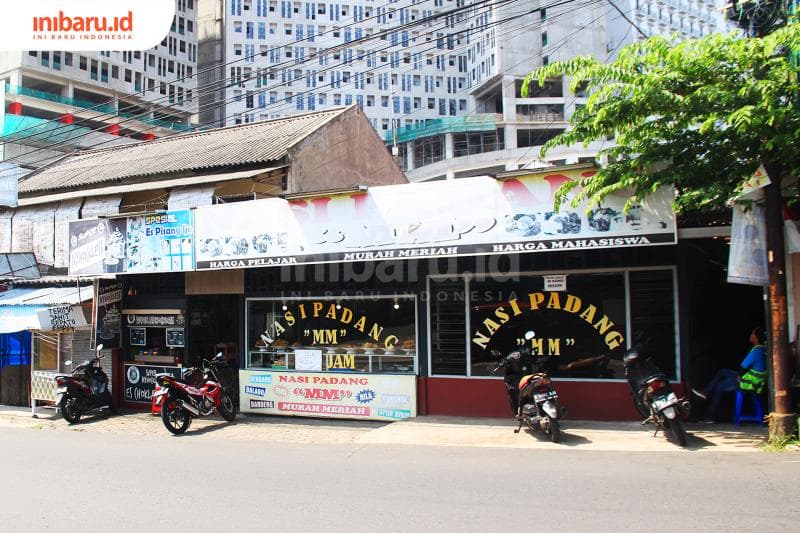Begini Beda Masakan Padang yang Kamu Beli di Sini dengan di Tempat Aslinya