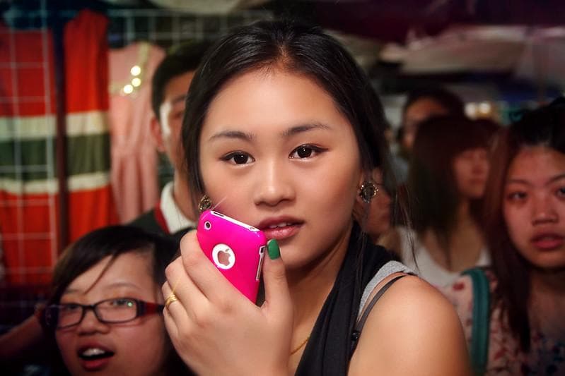 Penggunaan gawai berlebihan bisa merusak kondisi kesehatan mata anak. (Flickr/

Mitya Ku)