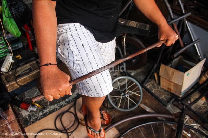 Ardyan masih harus banyak belajar pakem-pakem pembuatan sepeda klasik asal eropa ini.<br>