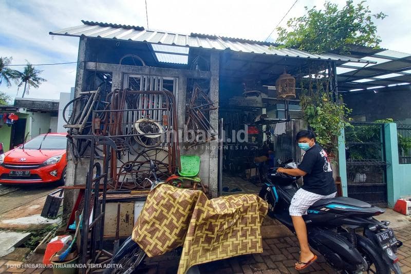 Daronjin dan keluarganya tinggal di rumah sederhana.<br>