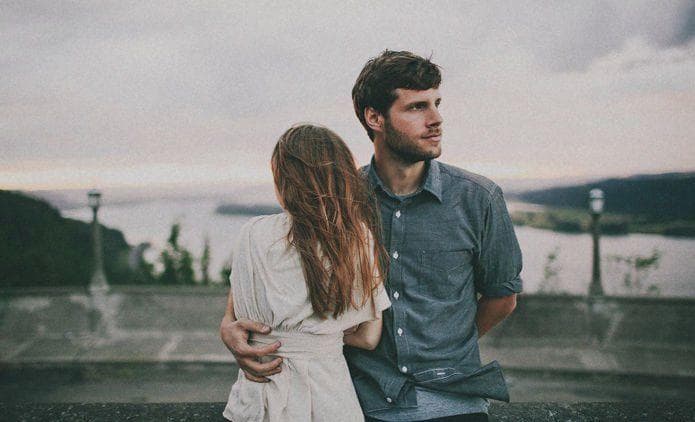 Kesalahan paling umum adalah terlalu berharap pada pasangan. (Dylanmhowell)