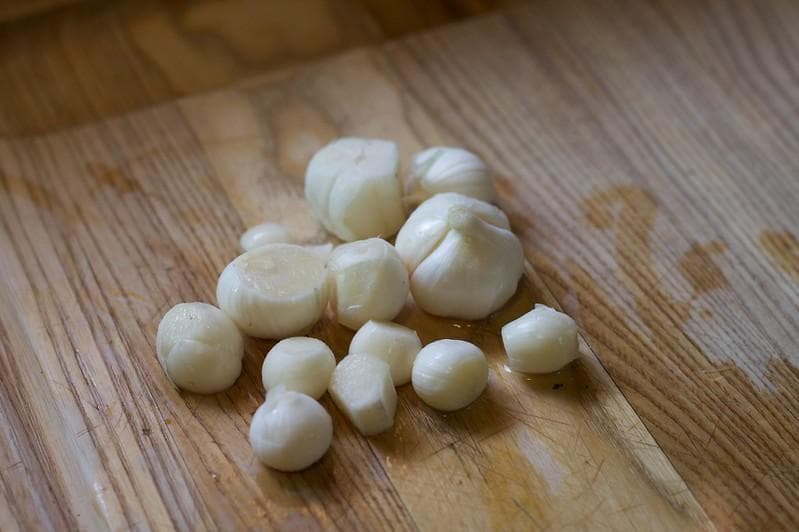 Bawang putih kabarnya bisa mengatasi anosmia. (Flickr/

Alan Levine)