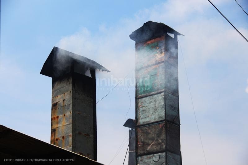 Cerobong asap yang terbuat dari seng.<br>