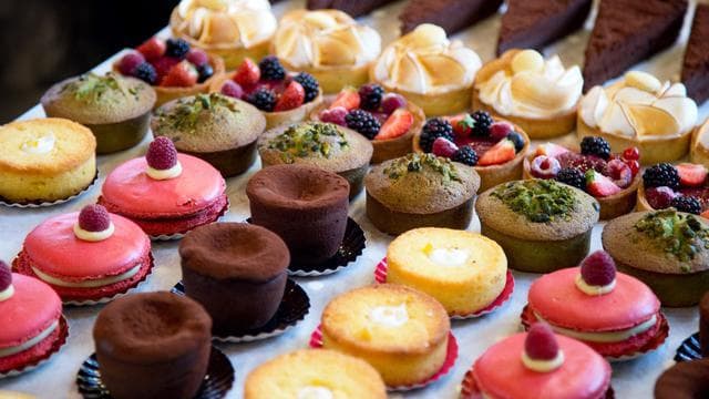 Makanan tinggi gula sebaiknya dihindar selama isoman. (iStockphoto via Liputan6)