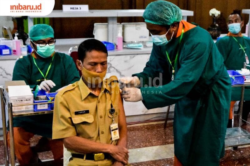 Vaksin berbayar alias vaksinasi Gotong Royong individu yang diselenggarakan Kimia Farma dikritik banyak pihak. (Inibaru.id/Triawanda Tirta Aditya)