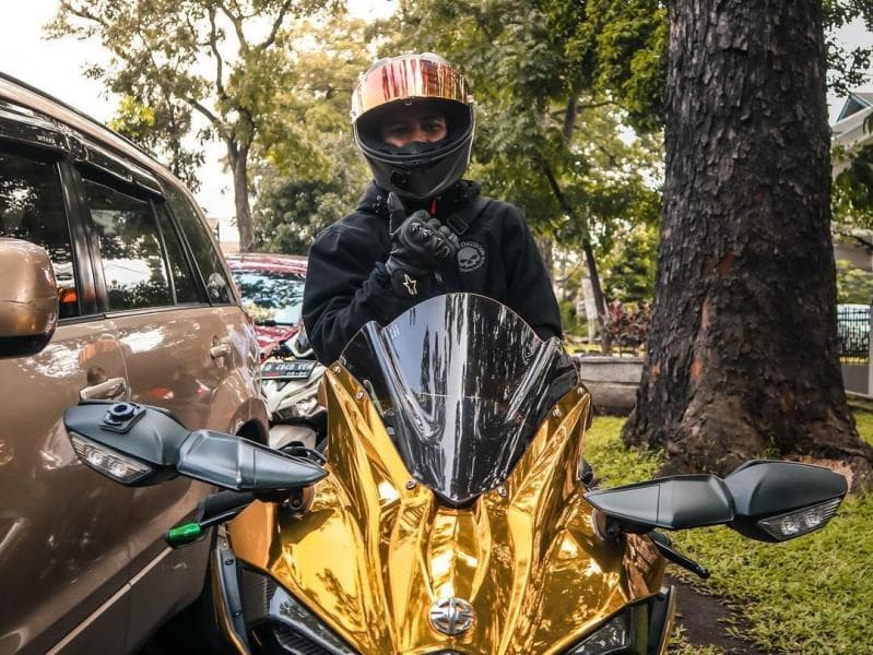 Doni Salmanan dikenal sebagai Youtuber tajir. (YouTube/Doni Salmanan)