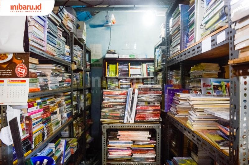 Banyak pilihan! Tahun ajaran baru, selain membeli buku baru, mengulik buku bekas juga menarik dicoba. (Inibaru.id/ Kharisma Ghana Tawakal)