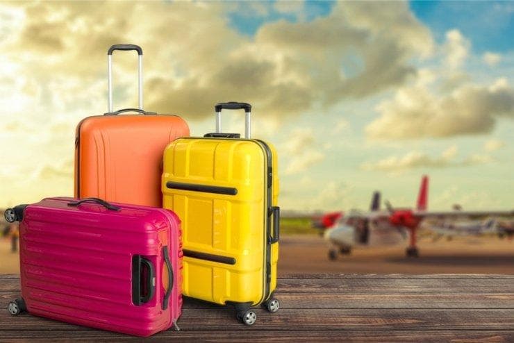 Koper Hardcase lebih optimal dalam keamanan barang bawaan meski berat. (Shutterstock)
