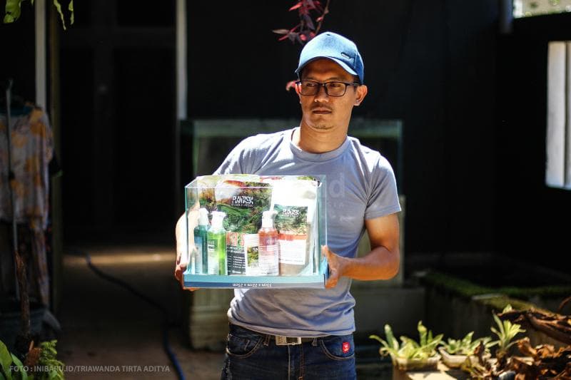 Terkadang, Edi juga dapat endorse dari sesams pebisnis.