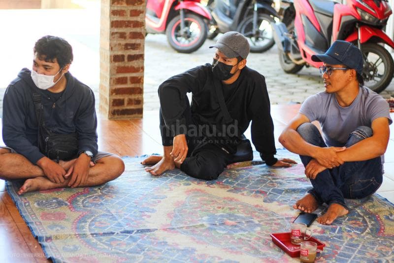 Beberapa subscriber Pakne Kenzho singgah di rumah Edi.