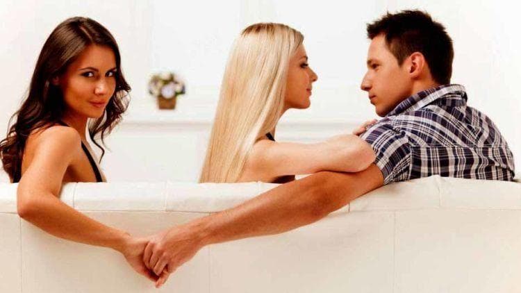 5 Renungan Buatmu yang Jatuh Cinta Lagi Saat Sudah Punya Pasangan