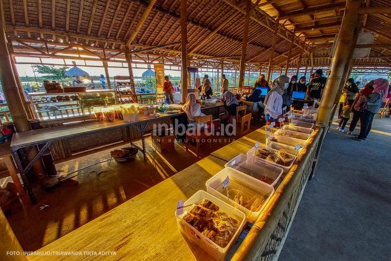 Kamu bisa menikmati kuliner Nusantara di sini.