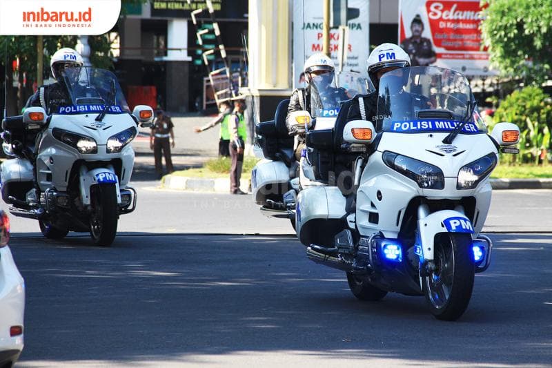 Ilustrasi: Anggota Polda Jateng bersiap
melakukan penyekatan. (Inibaru.id/ Triawanda Tirta Aditya)