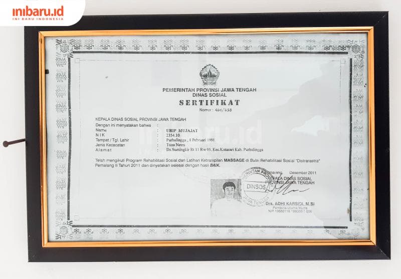 Sertifikat kompetensi Urip Muchjajad.&nbsp;(Inibaru.id/ Kharisma Ghana Tawakal)