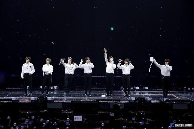 BTS ketika konser. (BTS Official Facebook)<br>