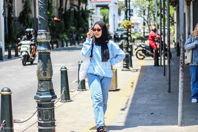 wisatawan yang berkunjung ke Kota Lama saat festival berlangsung.