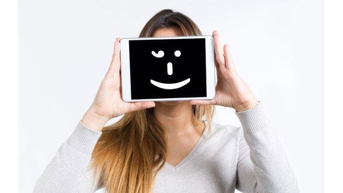 5 Ciri Ini Tunjukkan Seseorang Sedang Pendam Kesedihan