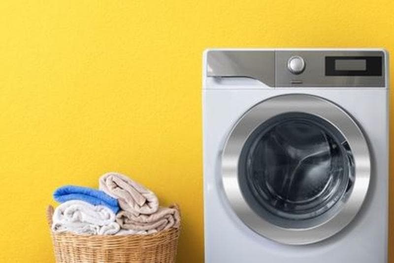 Mesin cuci akan menghemat waktu. (Via Parapuan)
