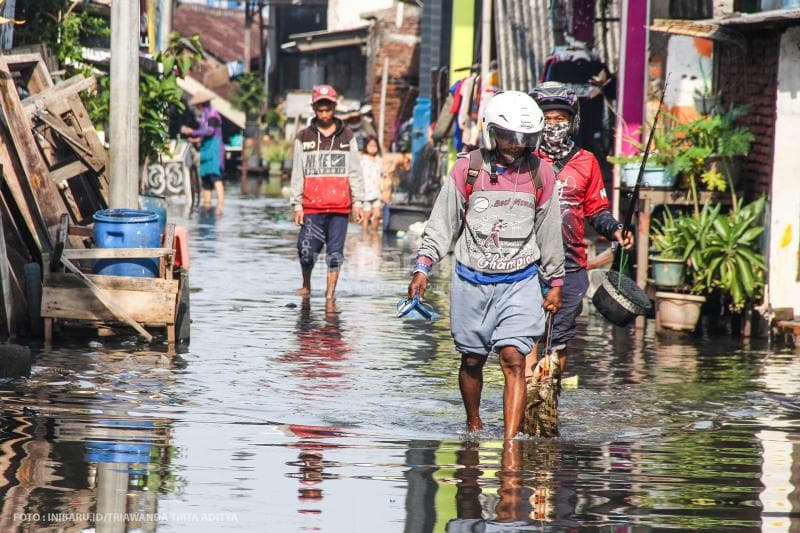 Para pemancing harus siap dengan kondisi alam yang ekstrem.