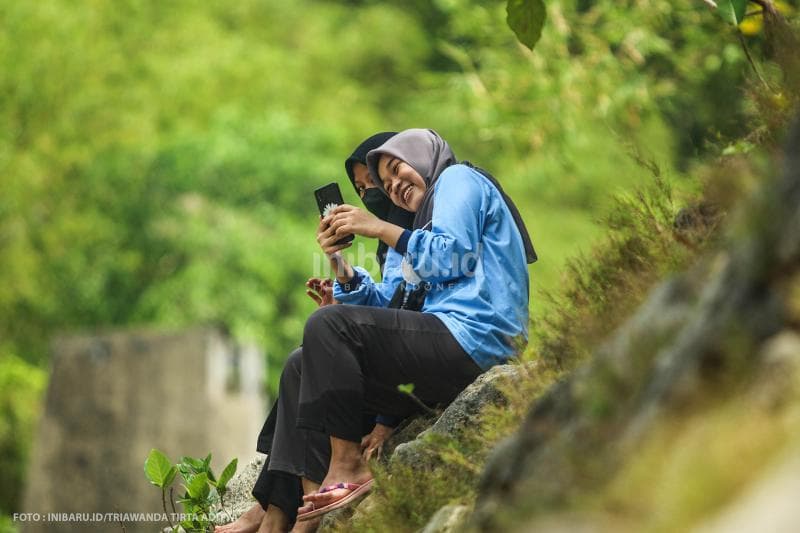 Udara di sini sangat segar dan cocok untuk dijadikan tempat bersantai.