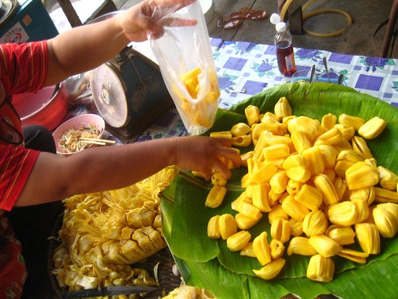 Nangka sebaiknya nggak terlalu sering dikonsumsi ibu hamil. (Flickr/

neajjean)