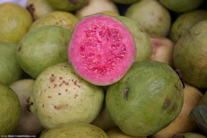 Jambu biji sebaiknya nggak sering dikonsumsi ibu hamil. (Flickr/

Dos Con Sentidos)