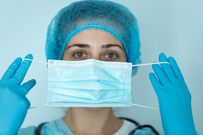 Jepang Kembangkan Masker yang Menyala saat Terpapar Virus Corona