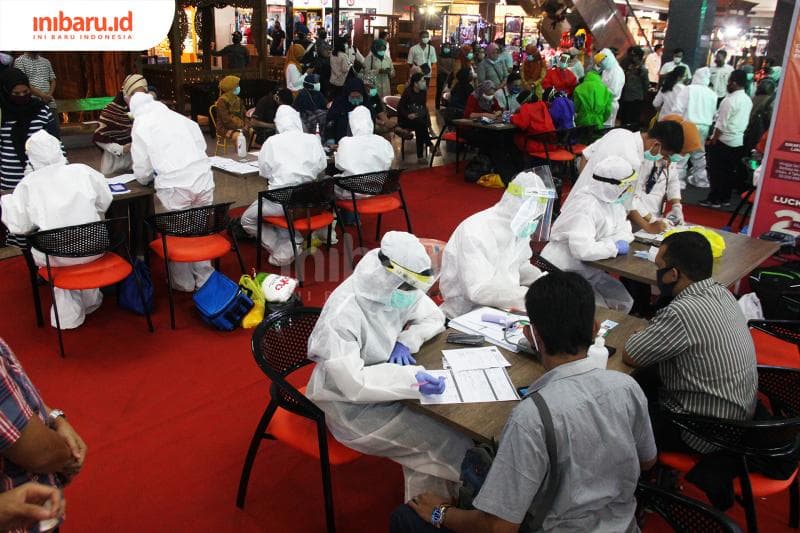 Kasus Omicron di Indonesia terus naik. Per Senin (27/12/2021), jumlahnya jadi 46 kasus. (Inibaru.id/Triawanda Tirta Aditya)