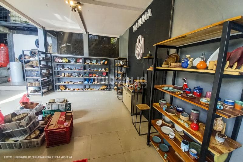 Galeri keramik yang dibuat di Naruna Space.
