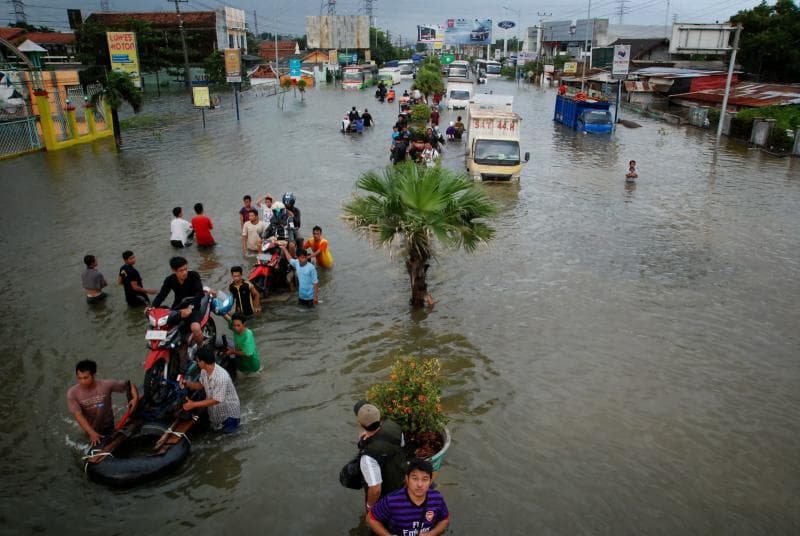 Banjir di Kudus, Pati, dan sekitarnya pada 2014 lalu sempat membuat banyak orang khawatir Selat Muria bakal kembali muncul. (Antara&nbsp;– Andreas Fitri Atmoko)