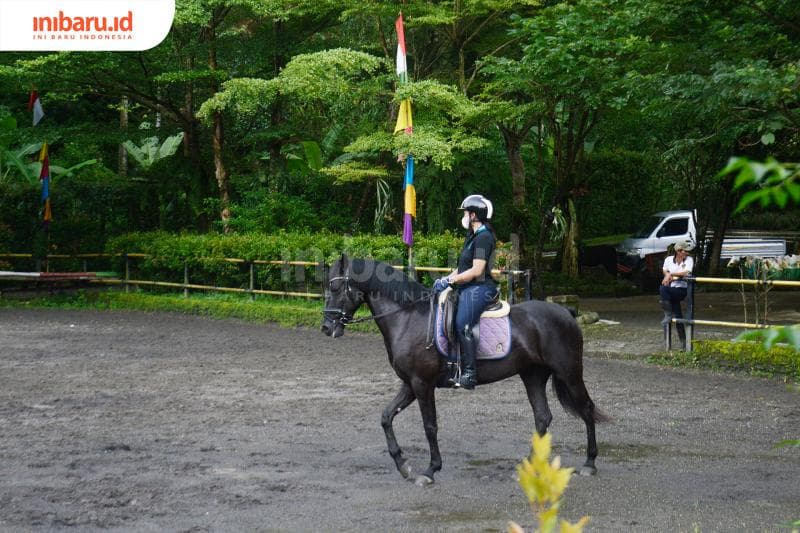 Anna Santosa, atlet berkuda dan pemilik Santosa Park. (Inibaru.id/ Kharisma Ghana Tawakal)