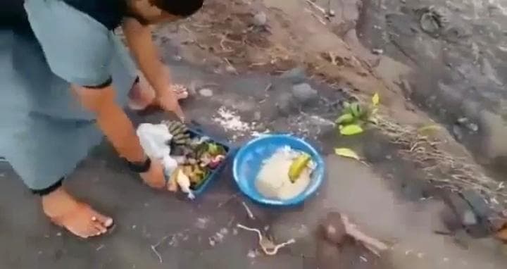 Lelaki yang Viral Tendang Sesajen di Semeru Diburu Polisi