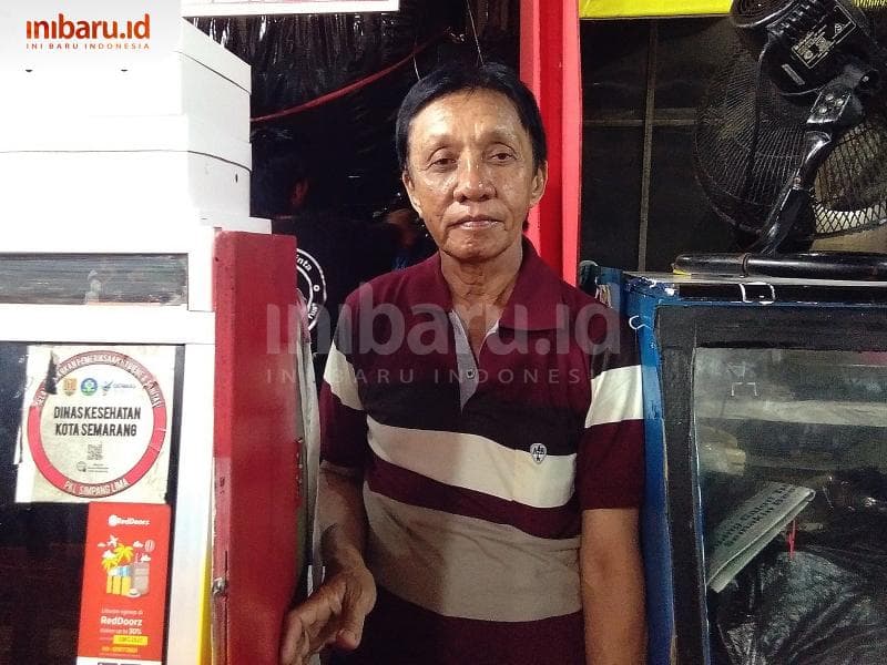 Lilik Prasojo pemilik usaha. (Inibaru.id/ Isma Swastiningrum)