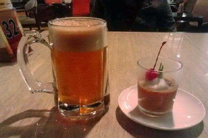 Bir Jawa terbuat dari rempah-rempah. (beergembira)