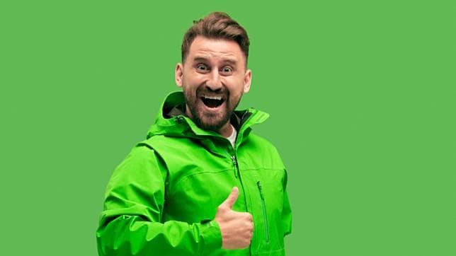 Pastikan bahan jas hujan nyaman dipakai. (Freepik/master1305 via Todayline)