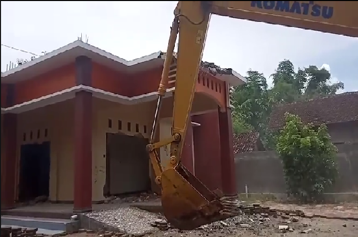 Rumah yang dibongkar suami karena menuduh istrinya berselingkuh (pikiran-rakyat.com)