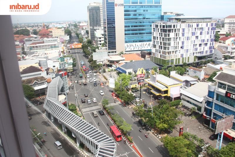 Meski ada pembatasan, masyarakat tetap bisa beraktivitas meski wilayahnya masuk PPKM Level 3. (Inibaru.id/Triwanda Tirta Aditya)